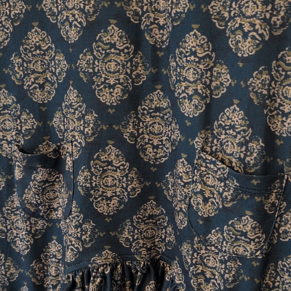 Persnickety Patterned Top With Ruffle - Picture 6 of 9
